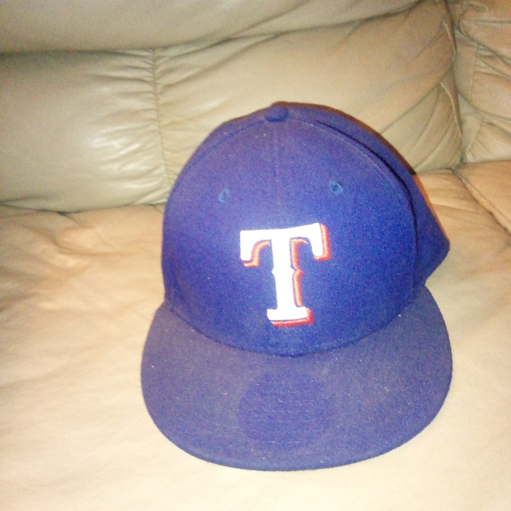 Used Texas Rangers fitted cap - Picture 2 of 2